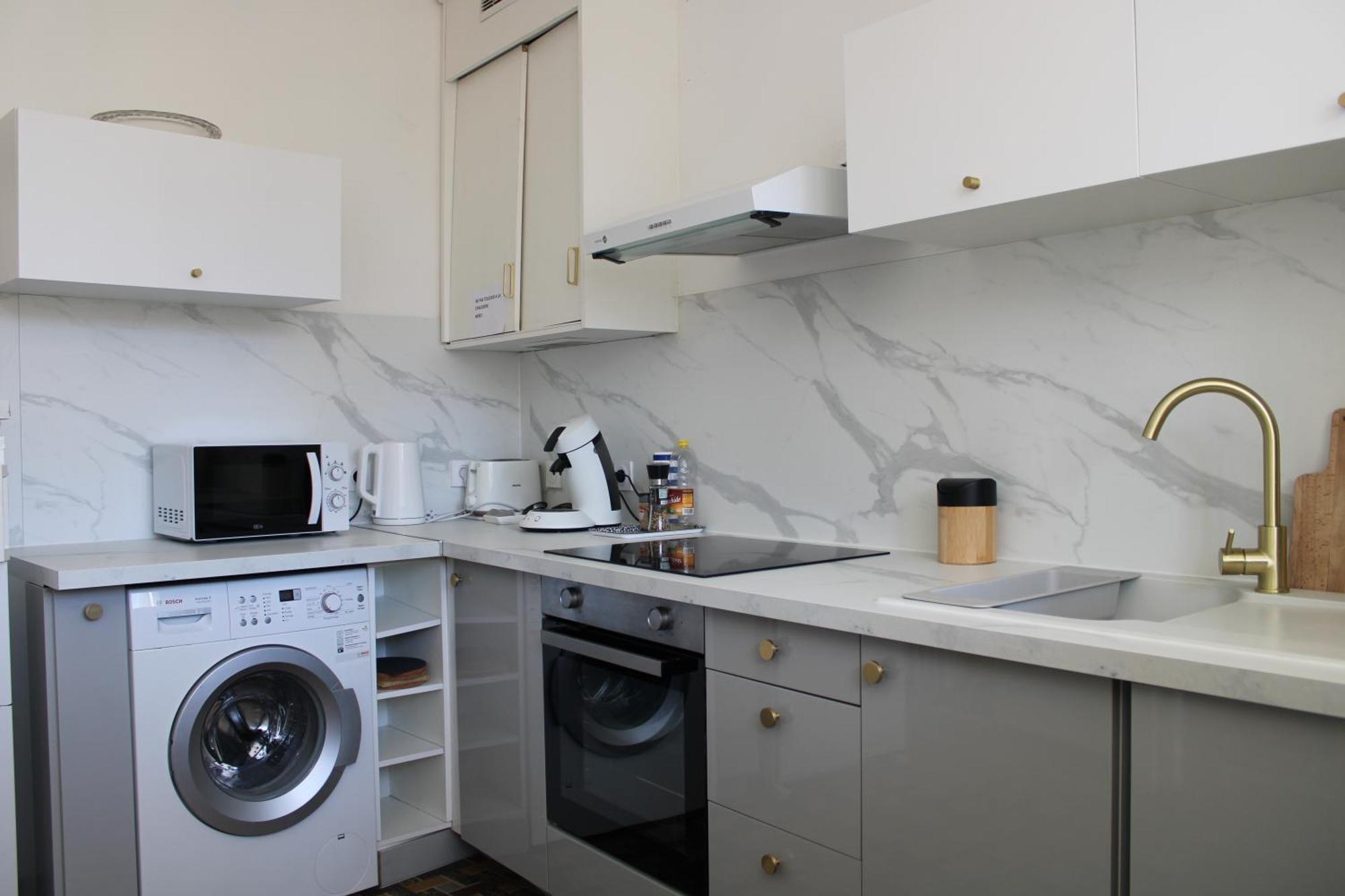Superbe Appartement Avec Parking Sur Place Nimes Bagian luar foto