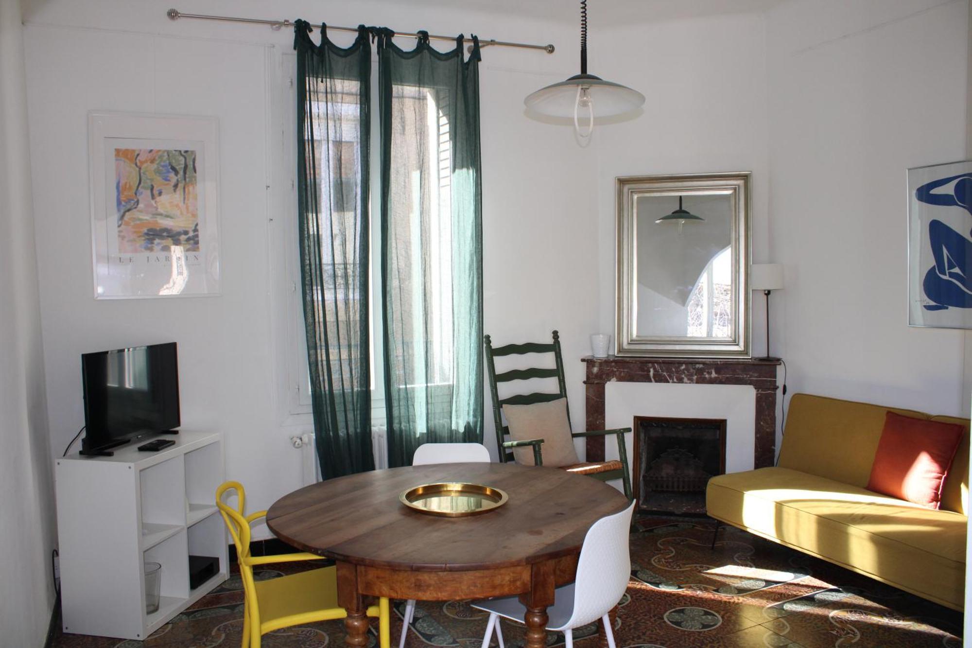 Superbe Appartement Avec Parking Sur Place Nimes Bagian luar foto
